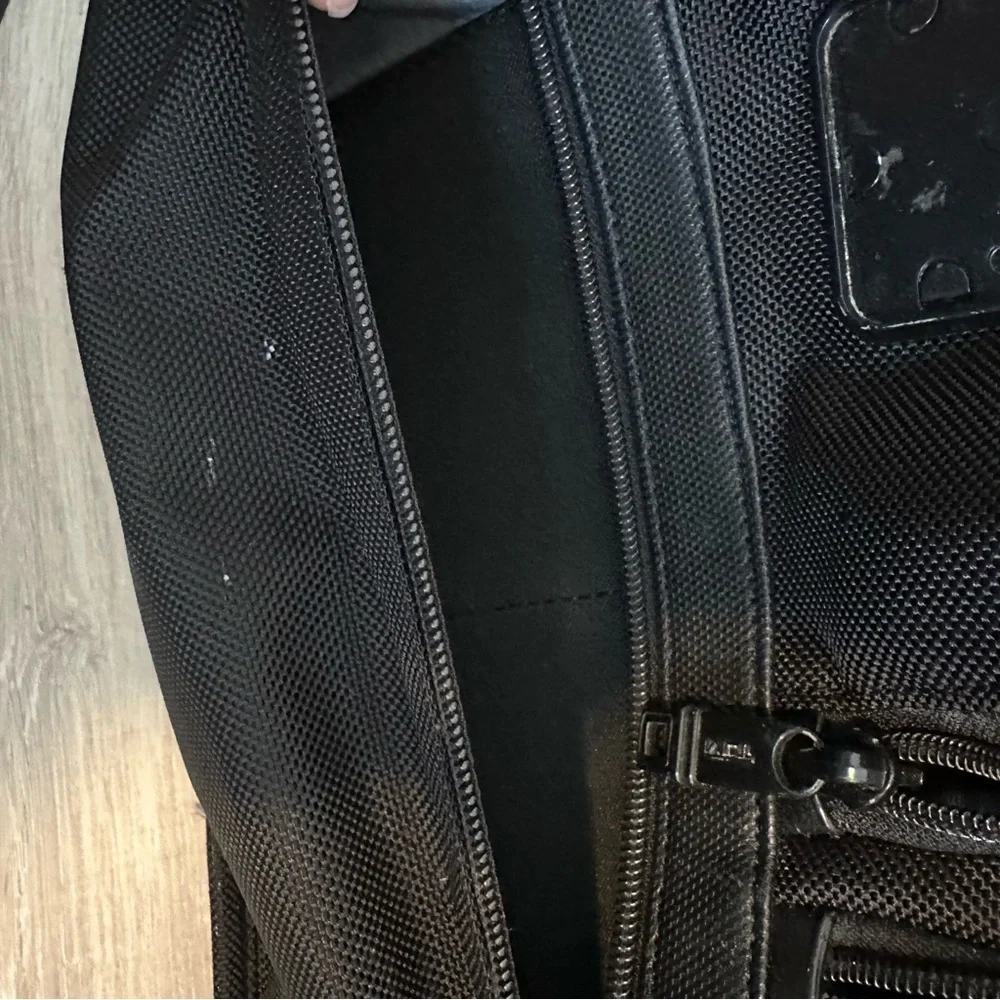 Tumi alpha 2 black expandable laptop briefcase bag 26141D2 - Picture 15 of 16